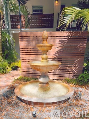 Tampa Apartment: 3215 W Swann Ave