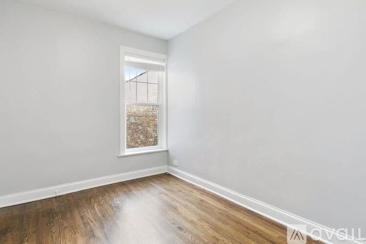 Chicago Apartment: 1106 W Glenlake Ave