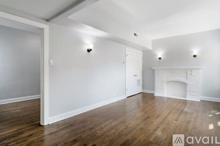 Chicago Apartment: 1106 W Glenlake Ave