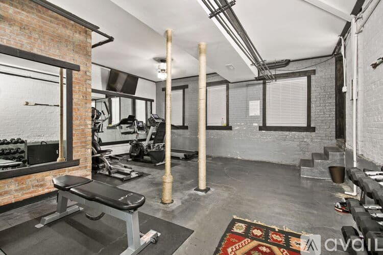 Chicago Apartment: 1106 W Glenlake Ave