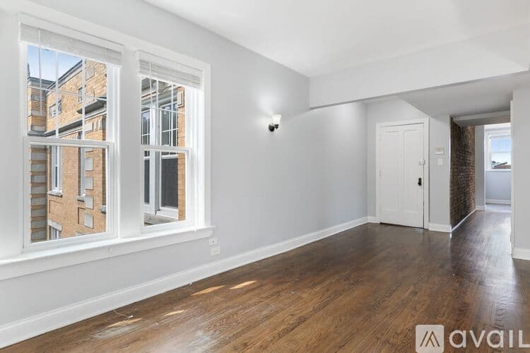 Chicago Apartment: 1106 W Glenlake Ave
