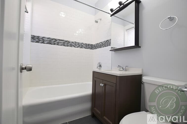 Chicago Apartment: 1104 W Glenlake Ave