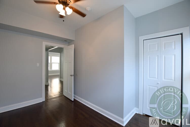 Chicago Apartment: 1104 W Glenlake Ave
