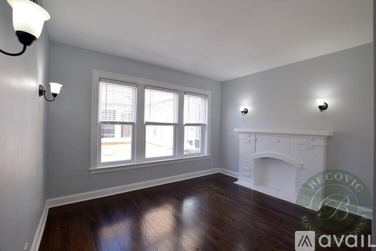 Chicago Apartment: 1104 W Glenlake Ave