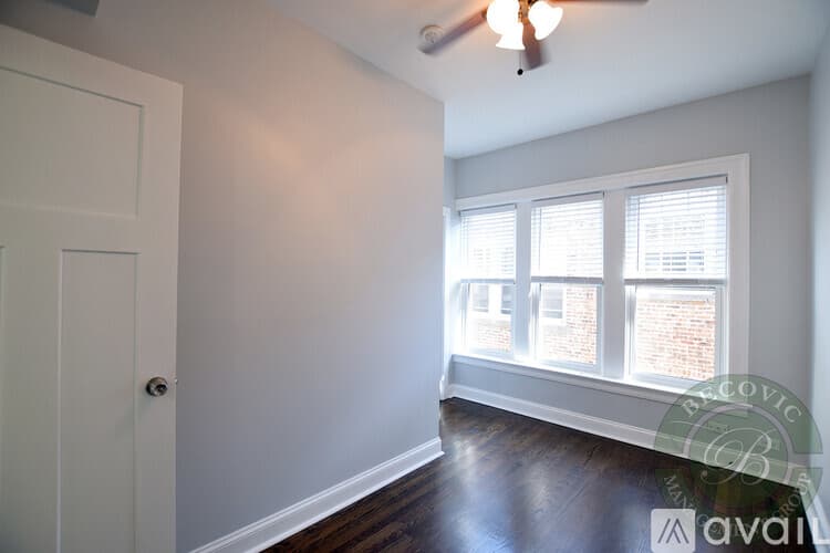 Chicago Apartment: 1104 W Glenlake Ave