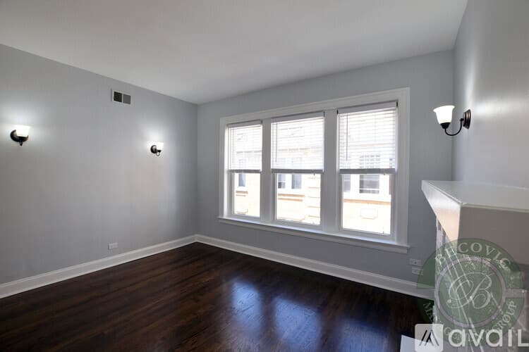 Chicago Apartment: 1104 W Glenlake Ave
