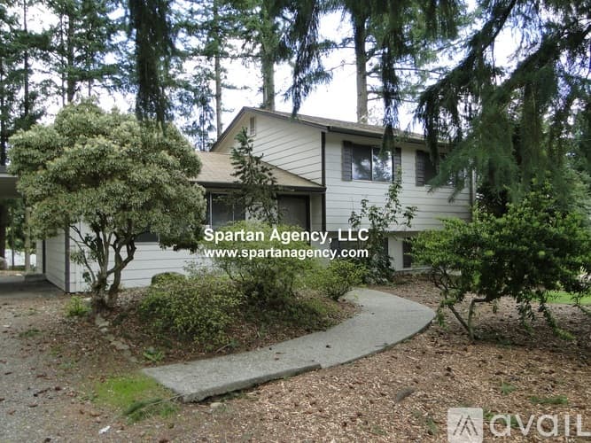 Lake Tapps House: 2613 180th Ave E