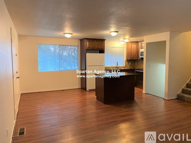 Lake Tapps House: 2613 180th Ave E