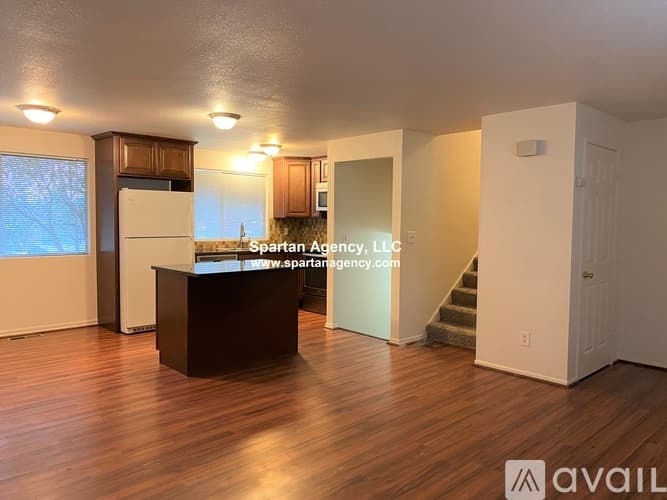 Lake Tapps House: 2613 180th Ave E