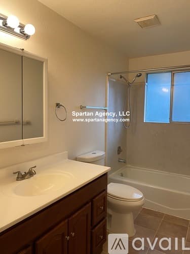 Lake Tapps House: 2613 180th Ave E