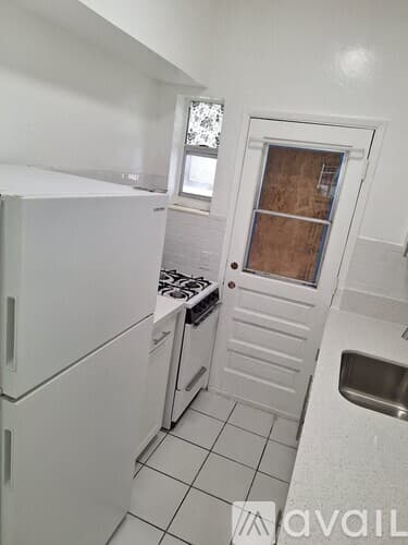 Surfside Apartment: 9056 Collins Ave