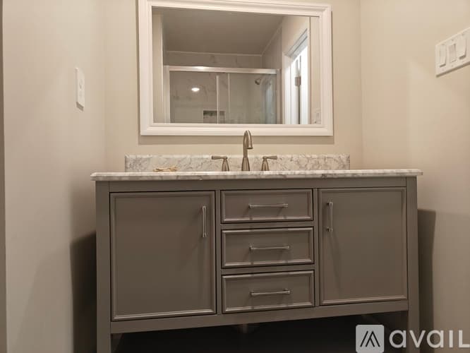 Lawrenceville House: 1921 Dosk Ave
