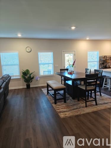 Lawrenceville House: 1921 Dosk Ave