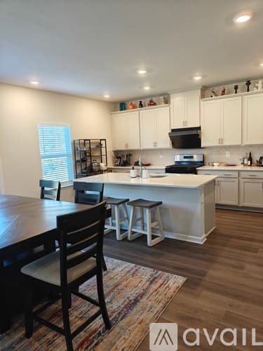 Lawrenceville House: 1921 Dosk Ave