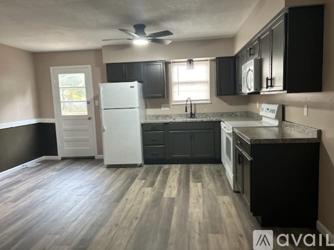Leavenworth Townhome: Madison St