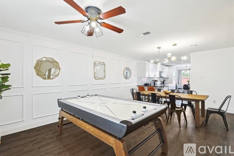 Saginaw House: 1000 Sagewood Ln