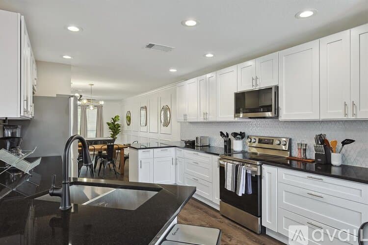 Saginaw House: 1000 Sagewood Ln