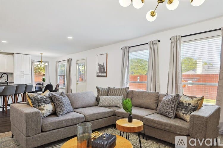 Saginaw House: 1000 Sagewood Ln