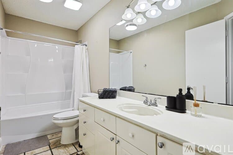 Saginaw House: 1000 Sagewood Ln
