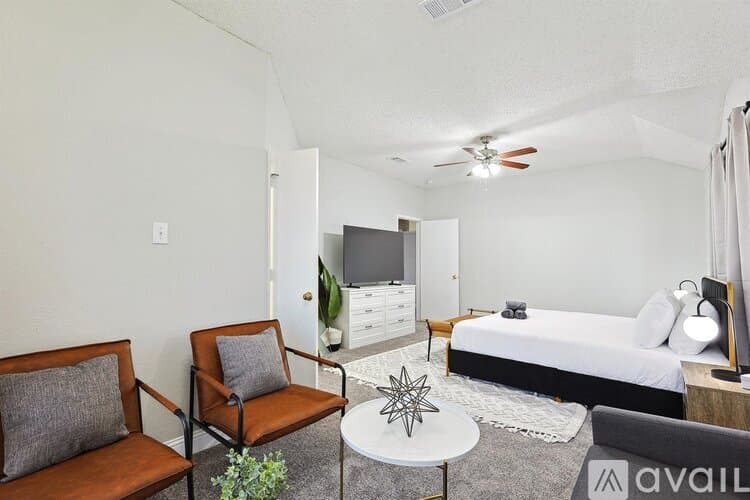 Saginaw House: 1000 Sagewood Ln