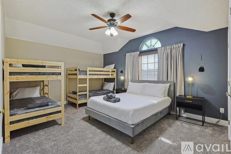 Saginaw House: 1000 Sagewood Ln