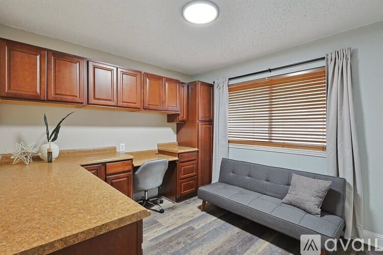 Saginaw House: 1000 Sagewood Ln