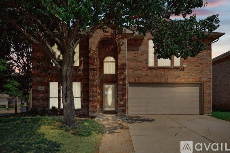 Saginaw House: 1000 Sagewood Ln