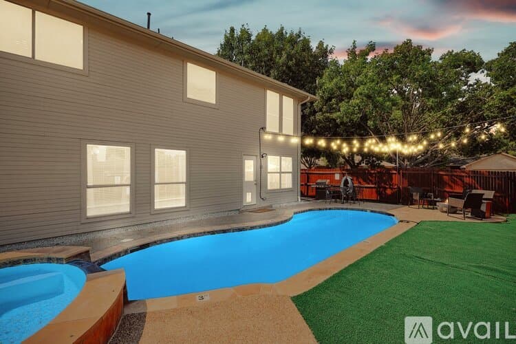 Saginaw House: 1000 Sagewood Ln