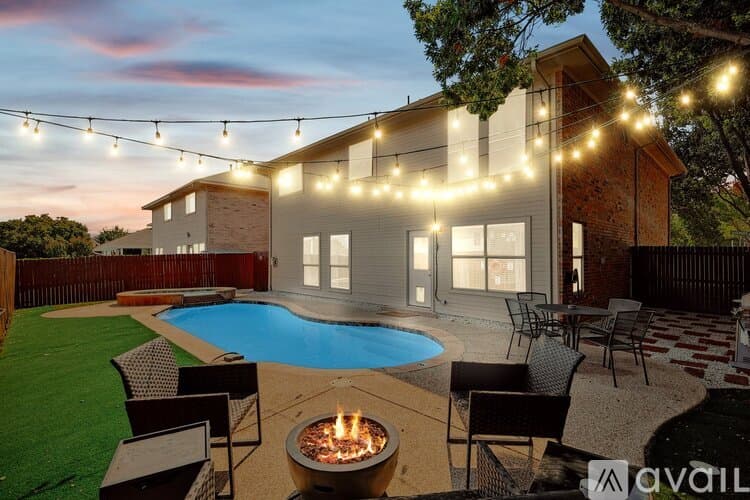 Saginaw House: 1000 Sagewood Ln