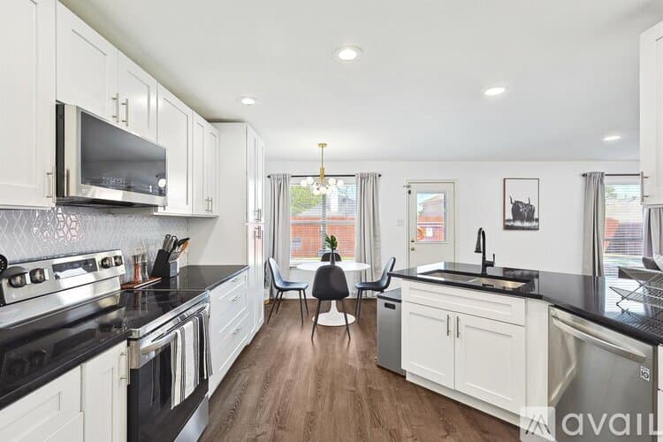 Saginaw House: 1000 Sagewood Ln
