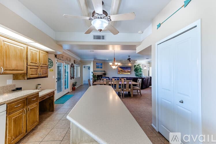 Lake Havasu City House: 833 Paso Dr