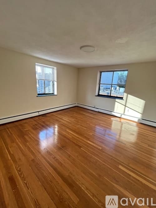 Brookline Apartment: 230 Babcock St