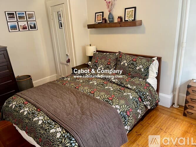 Boston Apartment: 81 Mt Vernon St