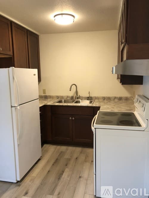 Fairfax Apartment: 22 1st St NW