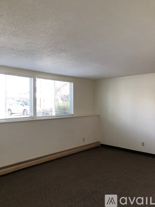 Fairfax Apartment: 22 1st St NW