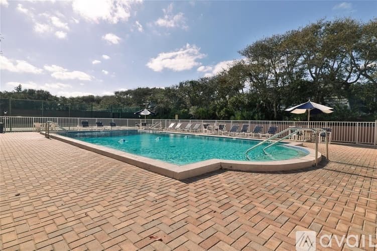 New Smyrna Beach Townhome: 4150 S Atlantic Ave