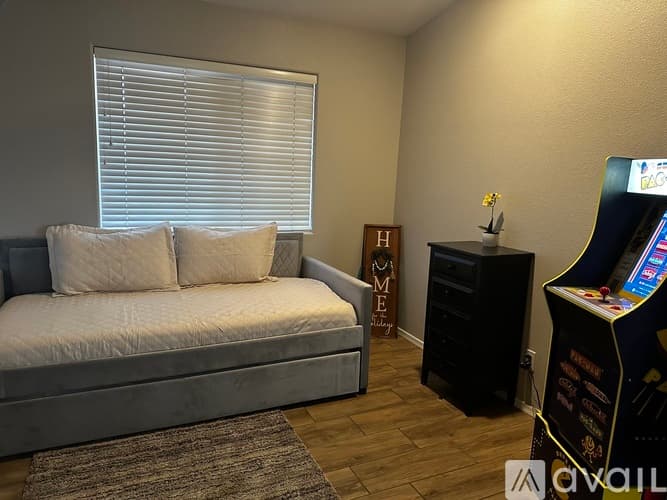Lake Havasu City House: 911 Pueblo Dr