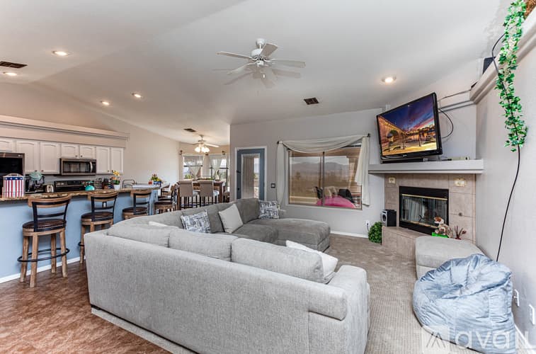 Lake Havasu City House: 911 Pueblo Dr