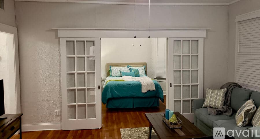Tampa Apartment: 407 South Melville Avenue