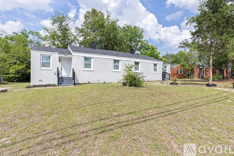 Augusta House: 2529 Lyman St