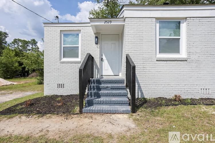 Augusta House: 2529 Lyman St