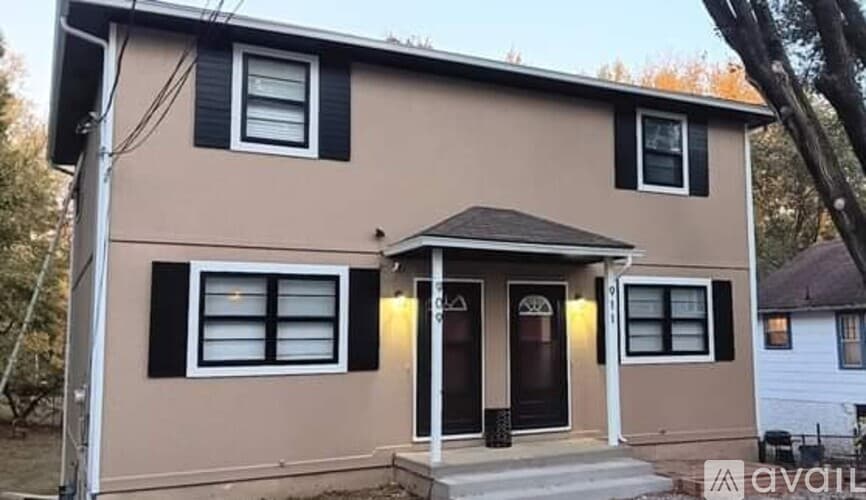 Leavenworth Townhome: Madison St