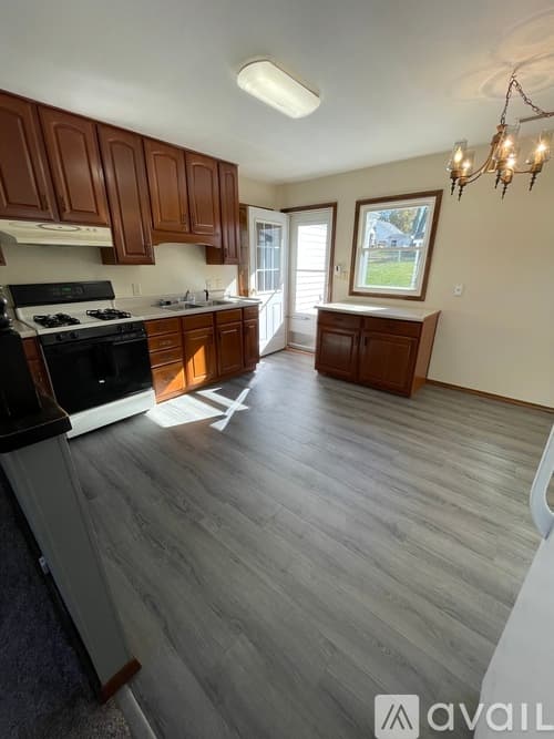 Bloomington House: 907 East Emerson Street