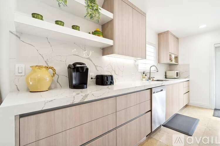 Miami House: 7350 SW 31st St