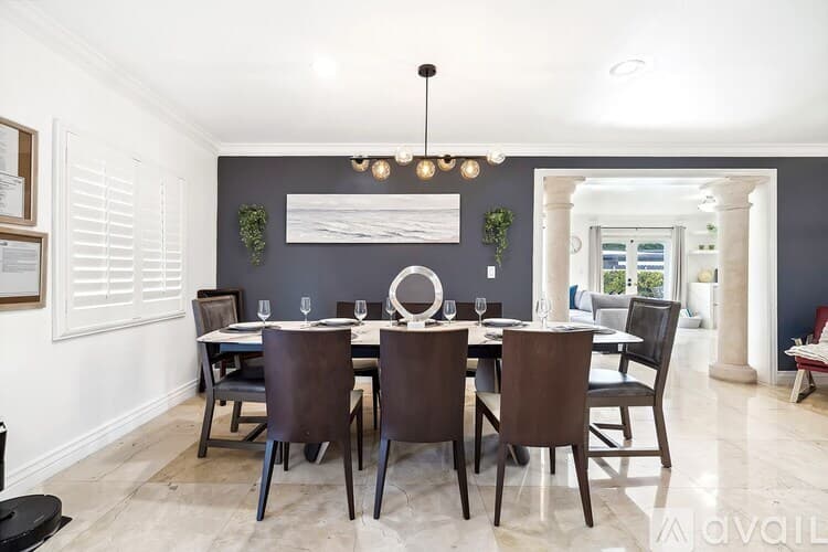 Miami House: 7350 SW 31st St