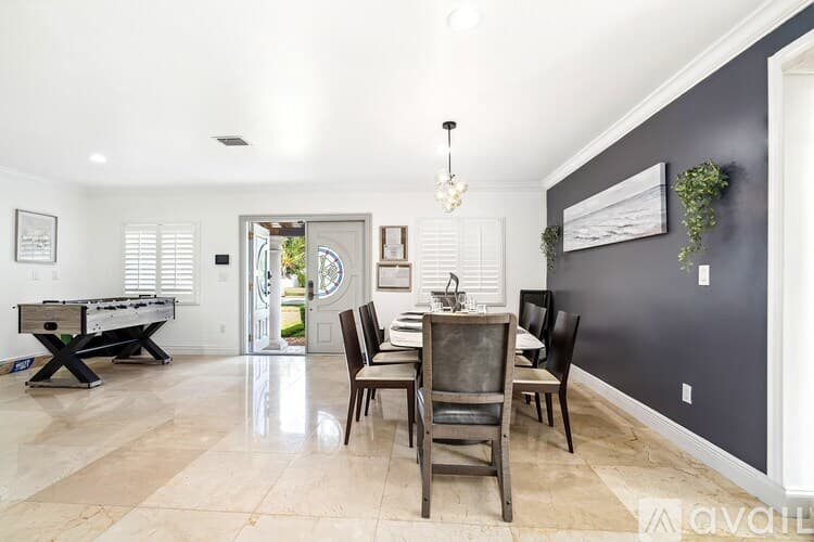 Miami House: 7350 SW 31st St