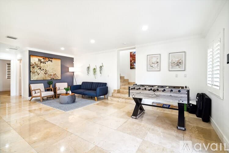 Miami House: 7350 SW 31st St