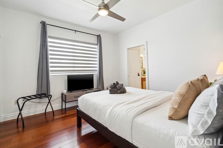 Miami House: 7350 SW 31st St