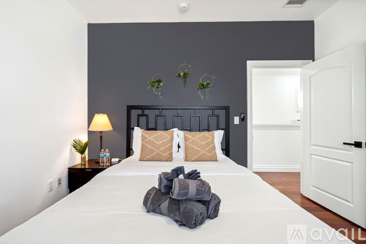 Miami House: 7350 SW 31st St