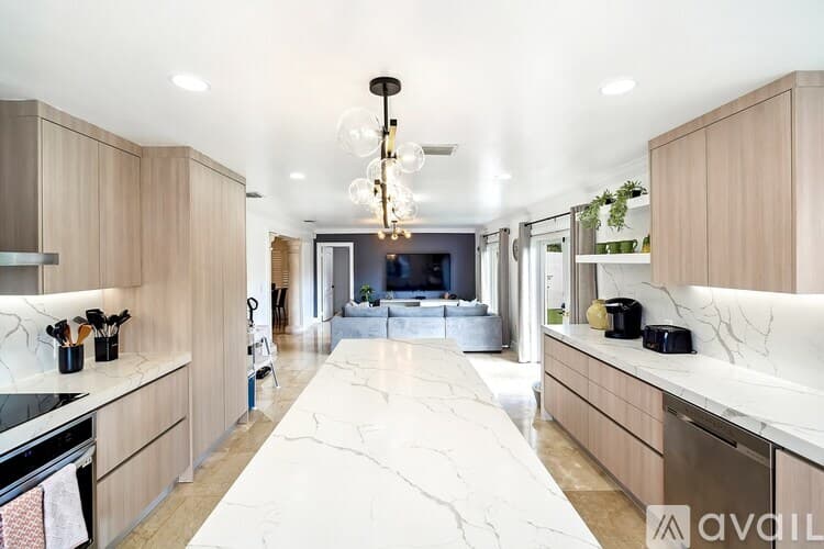 Miami House: 7350 SW 31st St